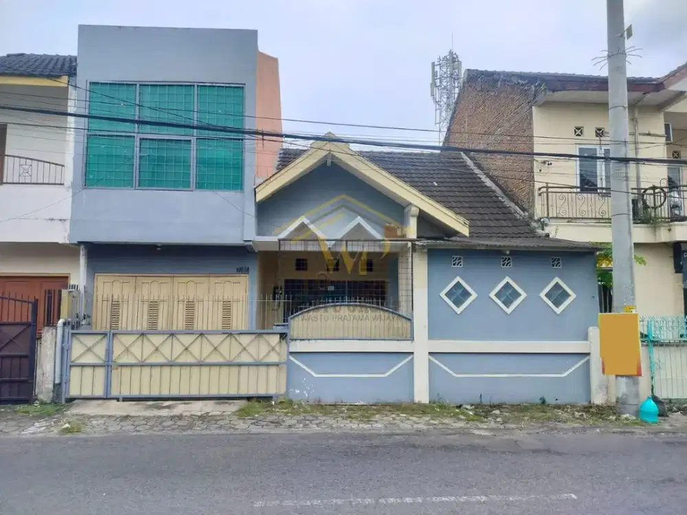 RUMAH MURAH DIJUAL DI PINGGIR JALAN RAYA, 7 MENIT KE KAMPUS AMIKOM DI CONDONGCATUR