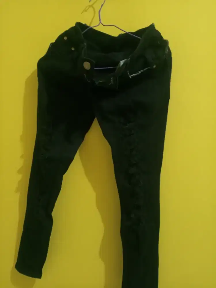 celana jeans robek preloved