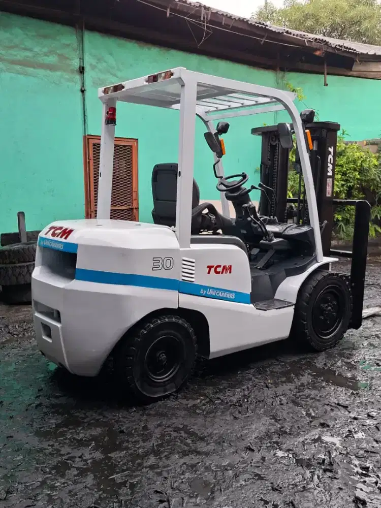 Forklift TCM 3 Ton,Manual,Threelift 4,3 Meter,Isuzu C240,Tahun 2017