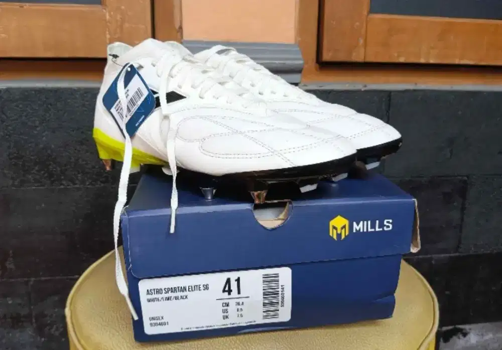 Sepatu bola mills astro spartan elite sg