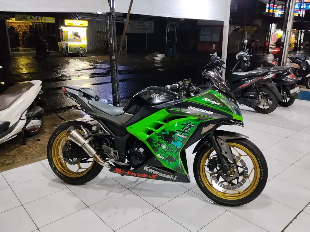 Dijual cepat kawasaki ninja fi 250 pajak hidup