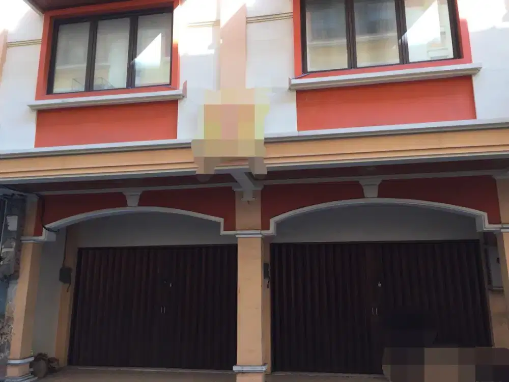 Ruko Hr Muhammad Square - 2 unit jejer. Dalam komplek. Parkir Luas