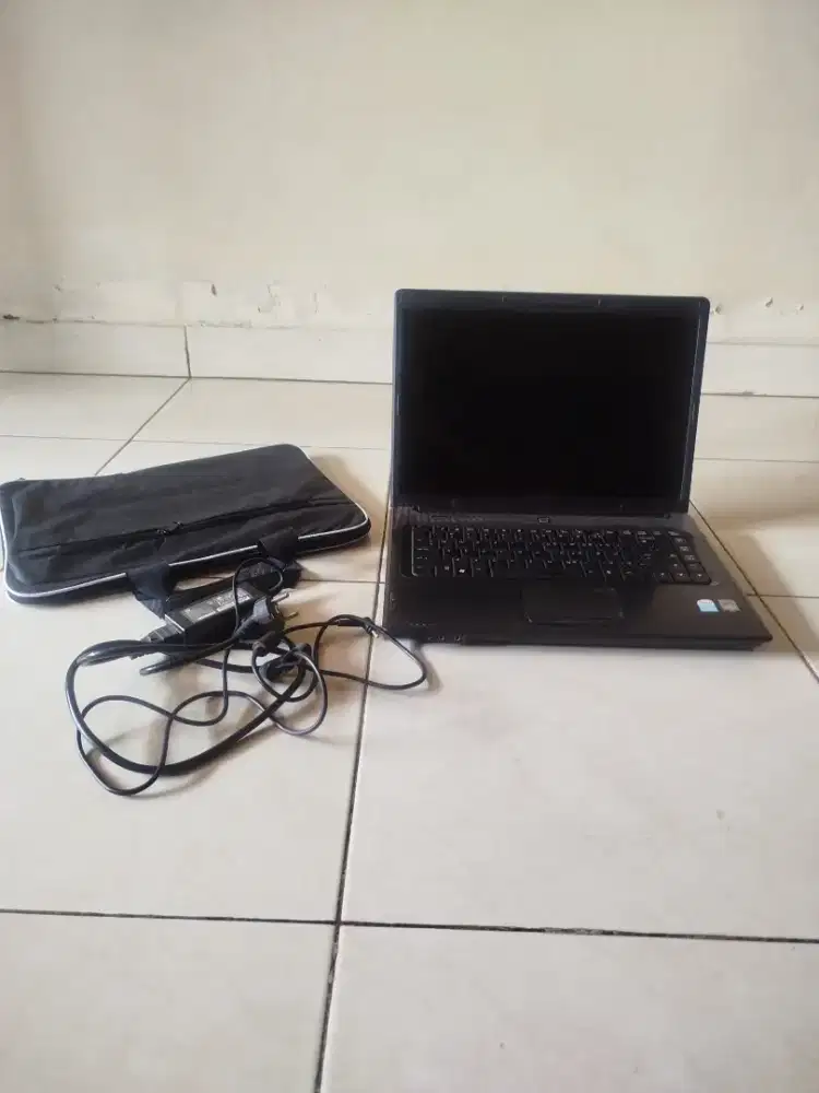 Laptop HP Compaq C700 msh mulus & normal + dpt sarungnya