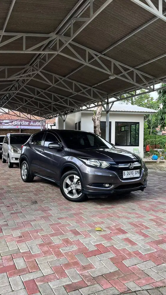 (KM 59rb)(TDP 8jt) HRV E CVT 2017 Matic AT KM Low Service Record