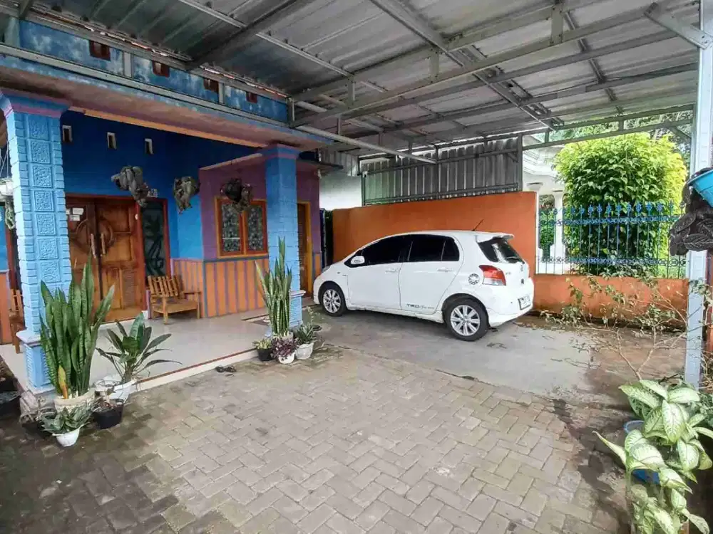 Rumah luas 602m di poros jalan, ada sisa tanah untuk berkebun cocok untuk rumah pensiunan