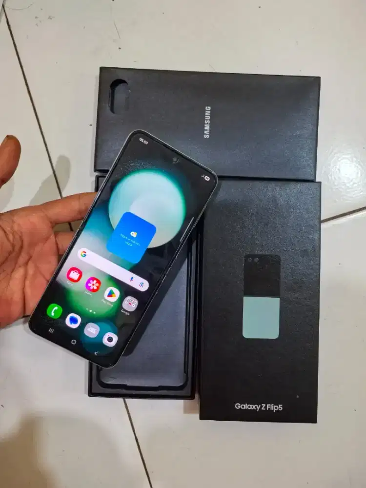 SAMSUNG Zflip 5
FULSET RESMI SEIN
Semua fungsi normal
8/256