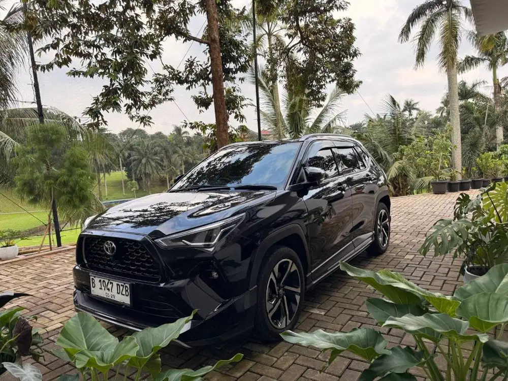 TOYOTA YARIS CROSS HYBRID GR