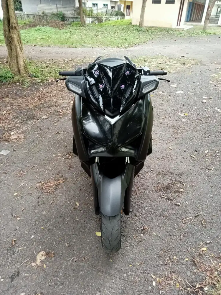 Yamaha xmax connected 2023 hitam doff