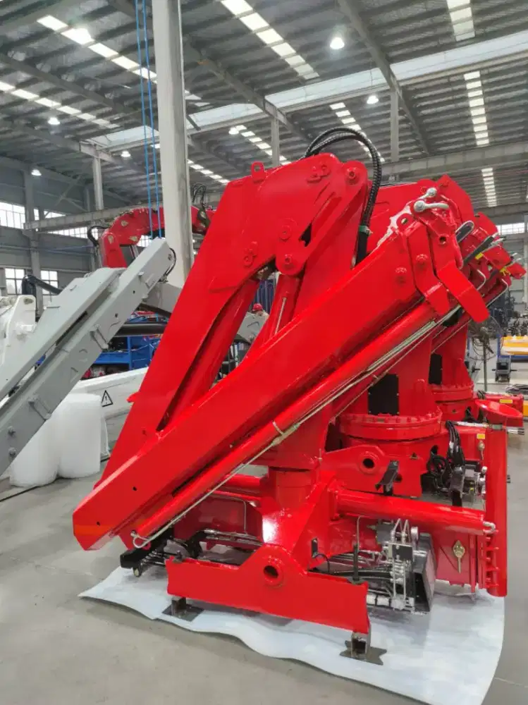 Boblift 5 ton knuckle boom truck mounted crane