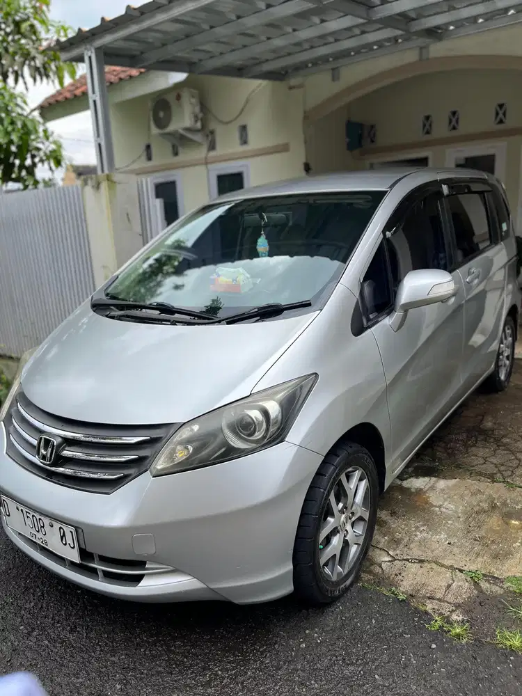 Honda Freed 2011 Bensin