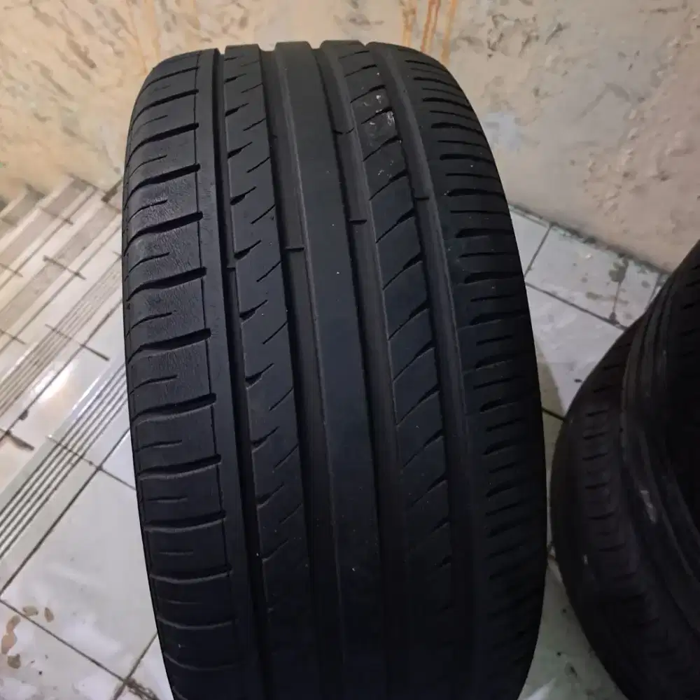 Ban 245 45 17 gt radial champiro hpy 1pcs