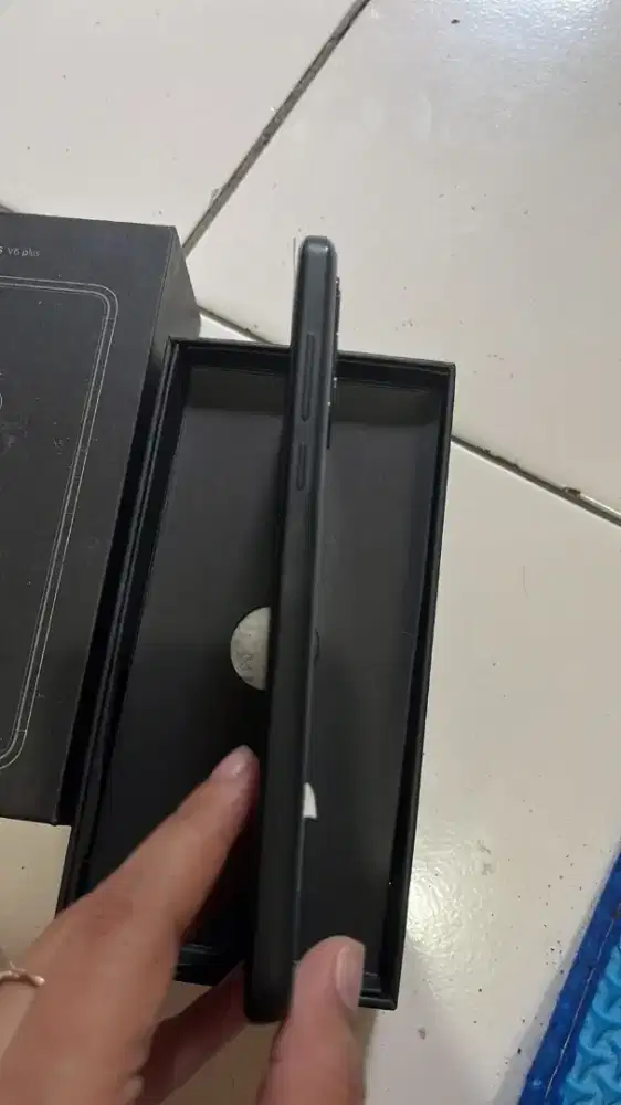 Sharp v6 plus 4/64gb