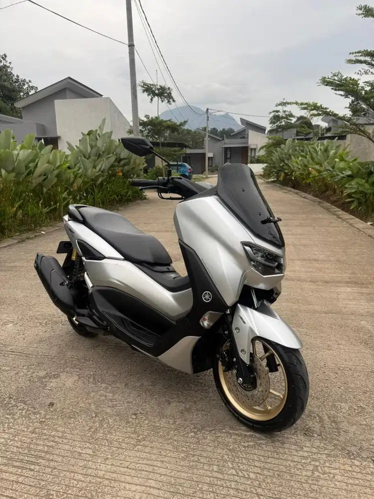 YAMAHA NMAX NEW KEYLES ABS CONECTED SILVER 2024