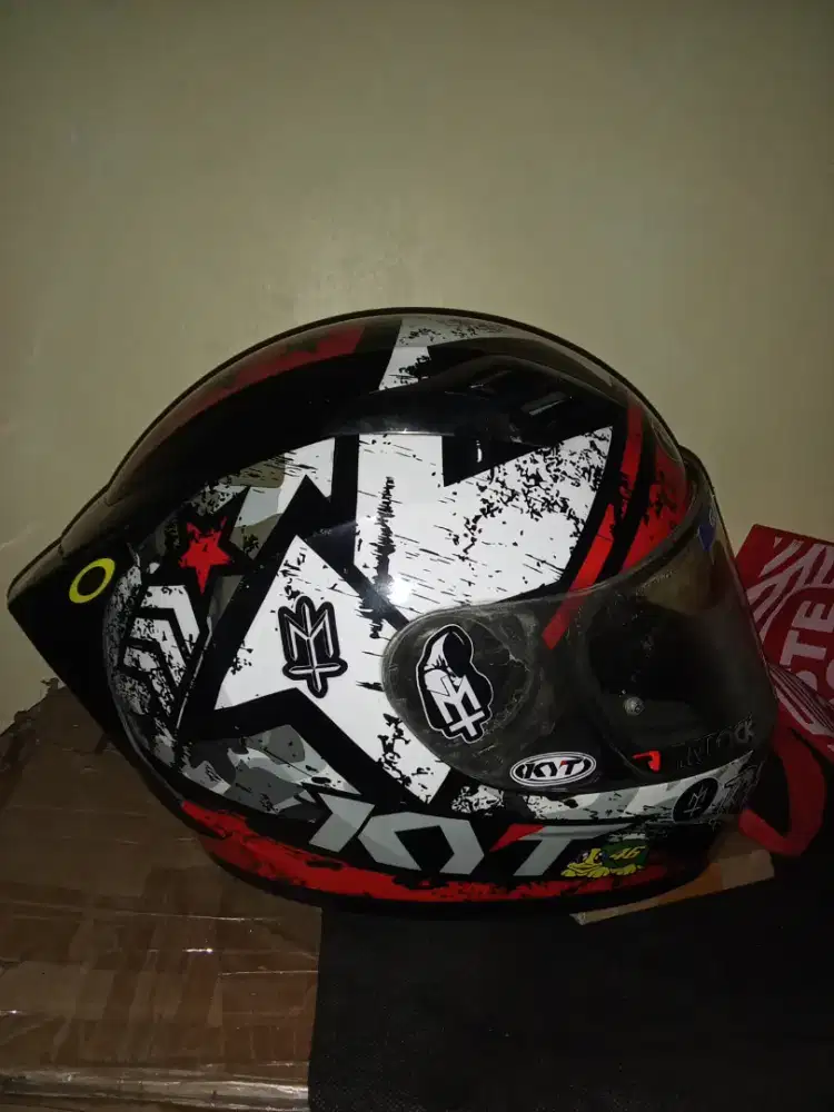 Helm KYT R10 Fullface