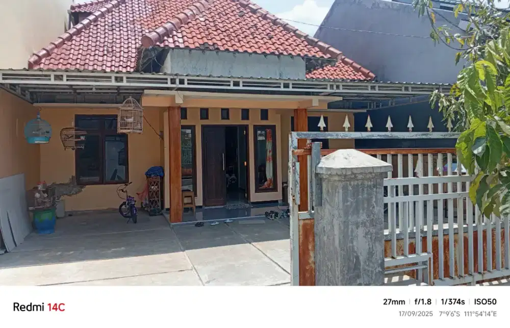 Dijual Rumah 2 lantai - Murah SHM - 200m