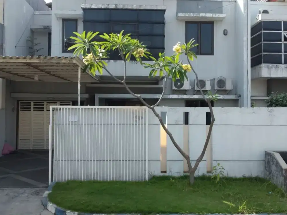 MURAH ‼️Dijual Rumah 2 lantai Deket Dian Istana & Graha