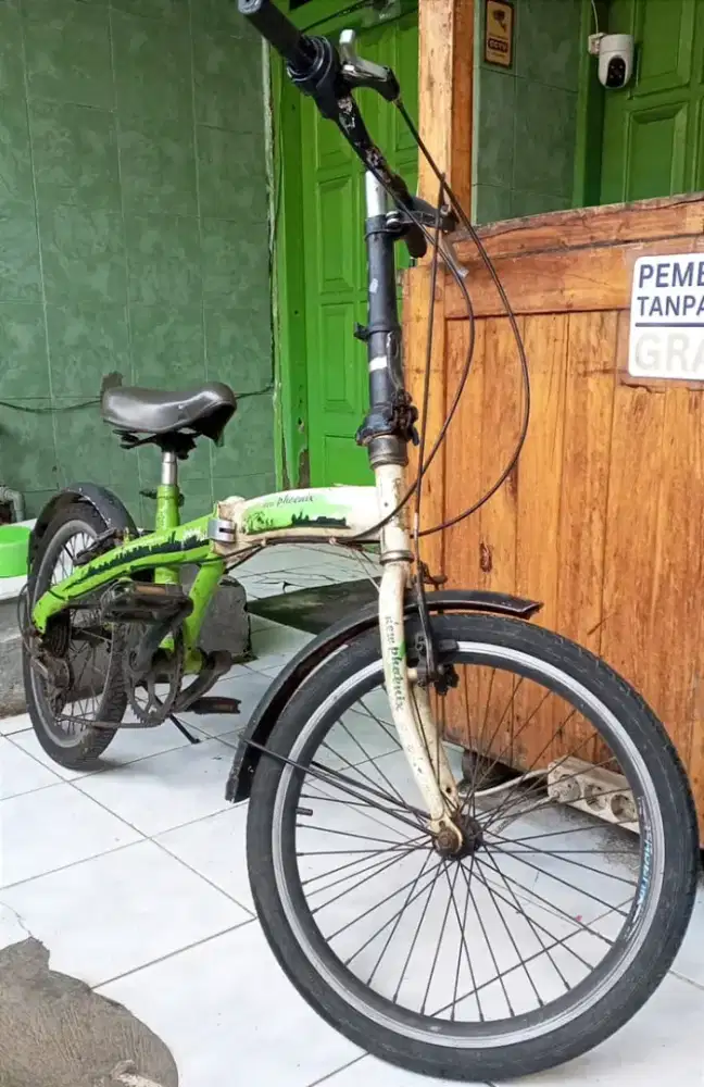 Sepeda lipat merk New Phoenix