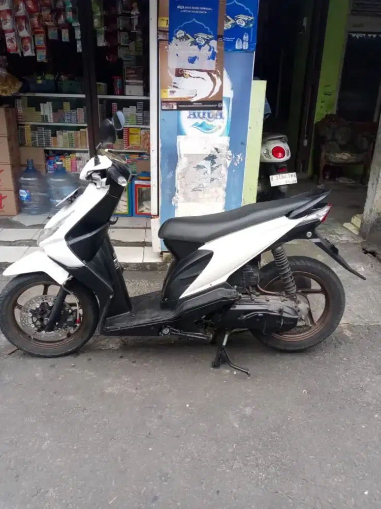 Jual cepat Honda beat 2011 plat F bogor