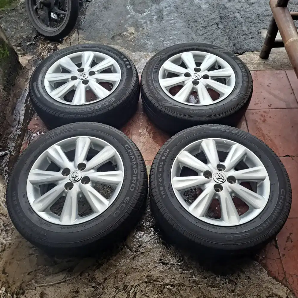 Toyota yaris velg mobil yaris r15 vios etios valco sigra calya agya