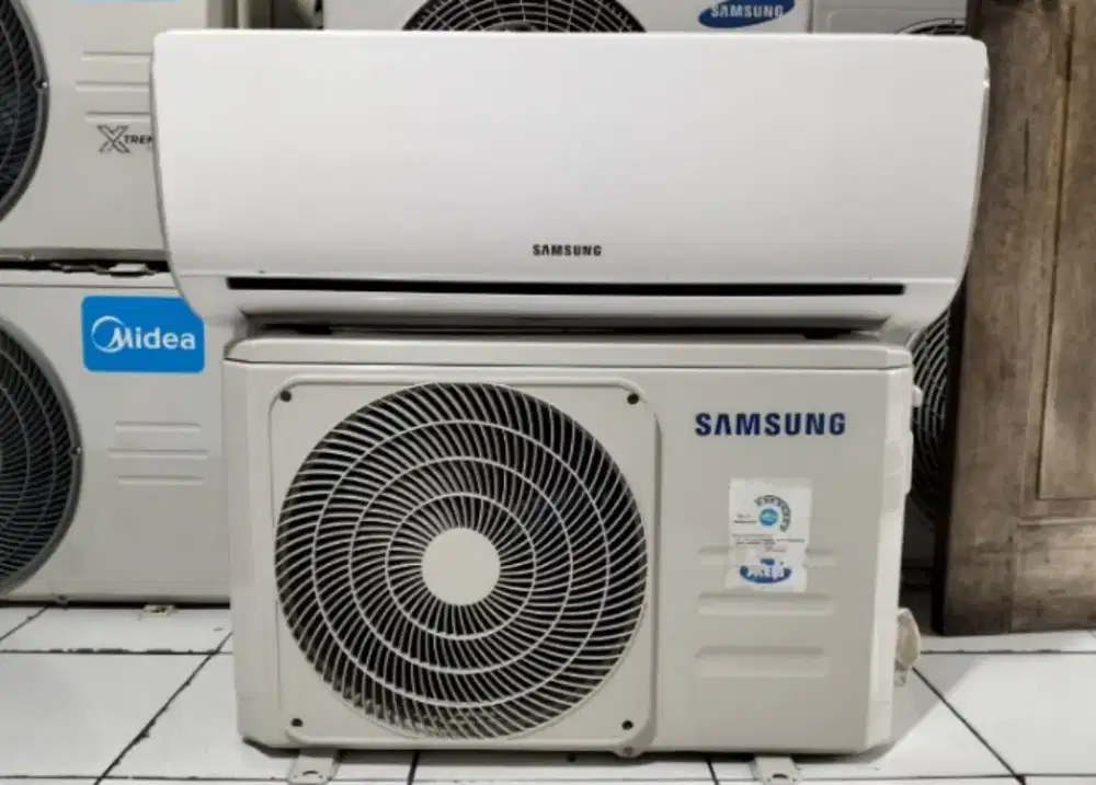 AC SAMSUNG 1/2 PK LIKE NEW