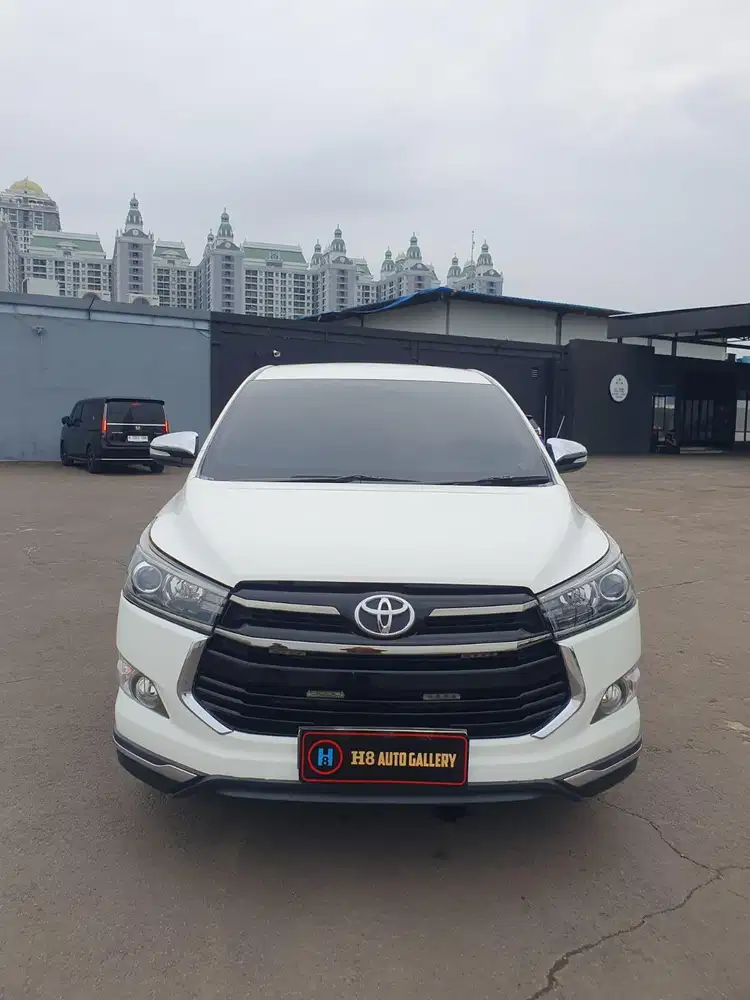 TOYOTA INNOVA VENTURER 2.4 AT 2017