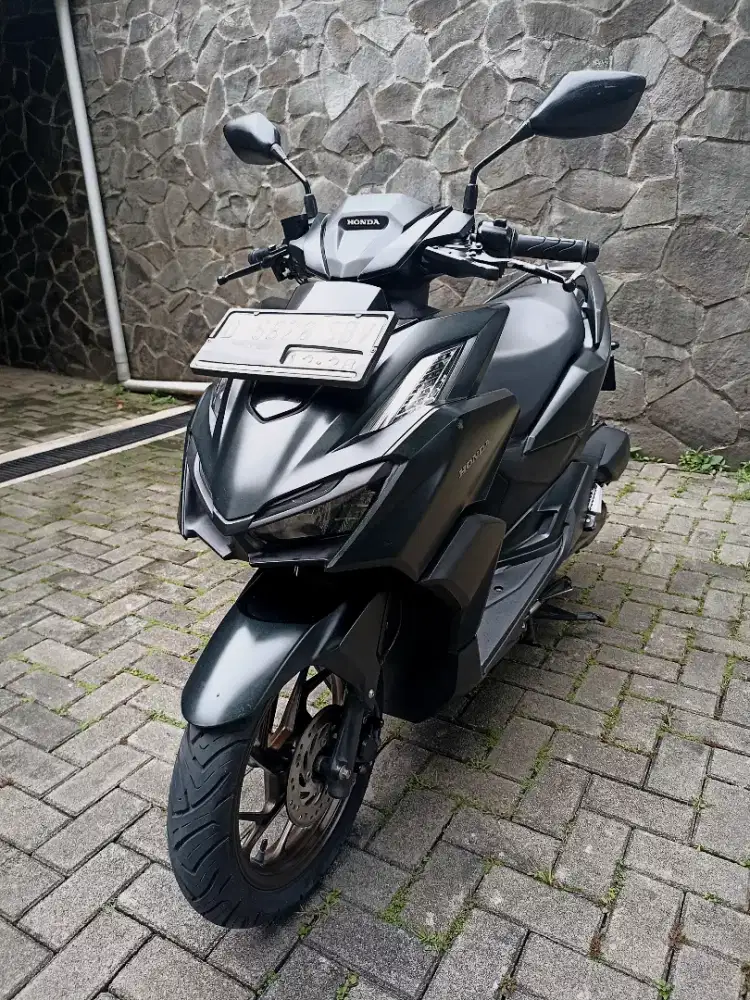 Vario 160 Mulus,mesin segel,low km,siap TT