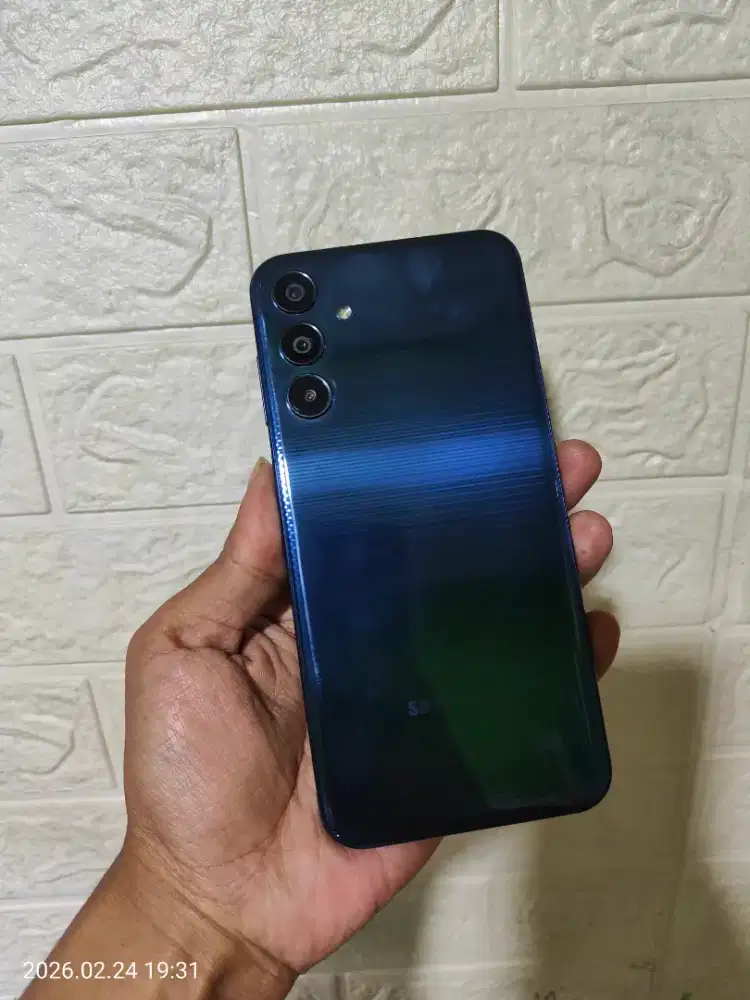 Samsung m15 5g ram 6/128 hp aja halal lecet pemakaian