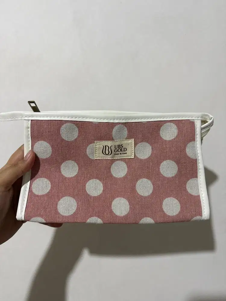 Pouch Serbaguna UBS