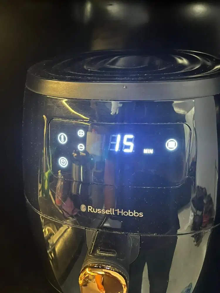 AIR FRYER RUSSELL HOBBS