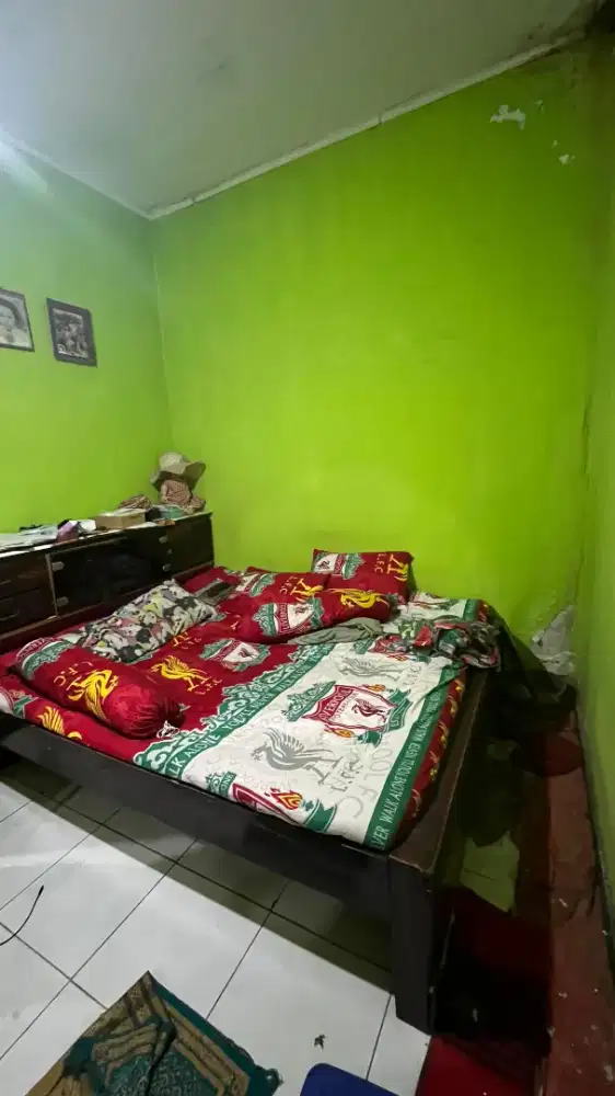 Dipan+ kasur bantal guling