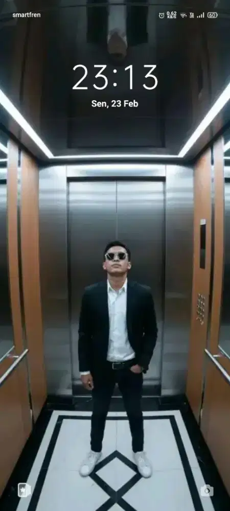 Sedang mencari pekerjaan apa saja . syukur-syukur dapet mess nya