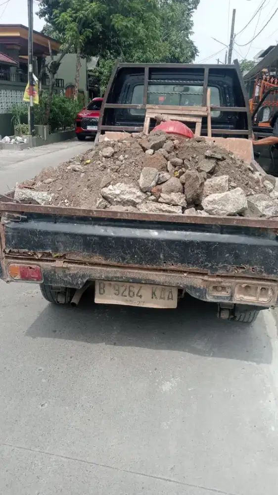 Jasa buang puing angkutan barang