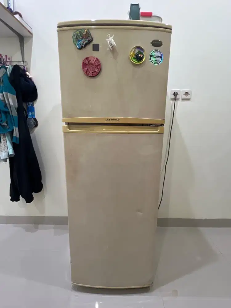 Kulkas samsung tipe SR 259