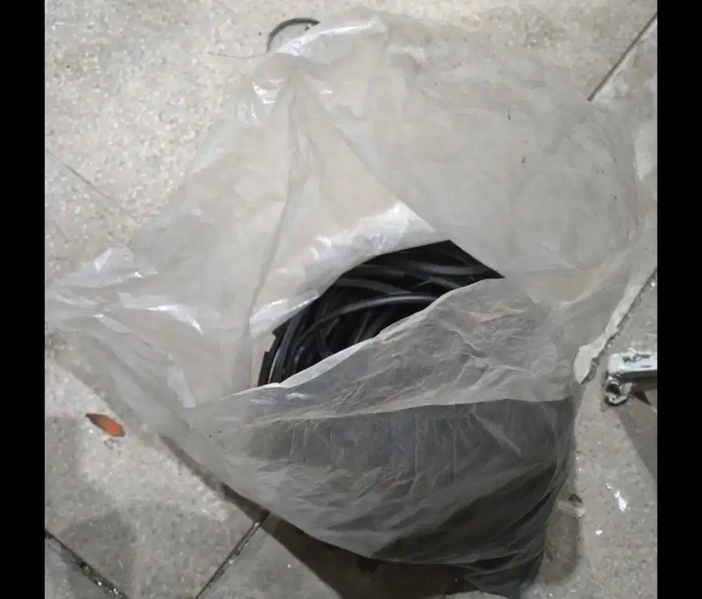 Jual murah nih karet hitam scat skat kaca kamar copotan berat 8 kilo