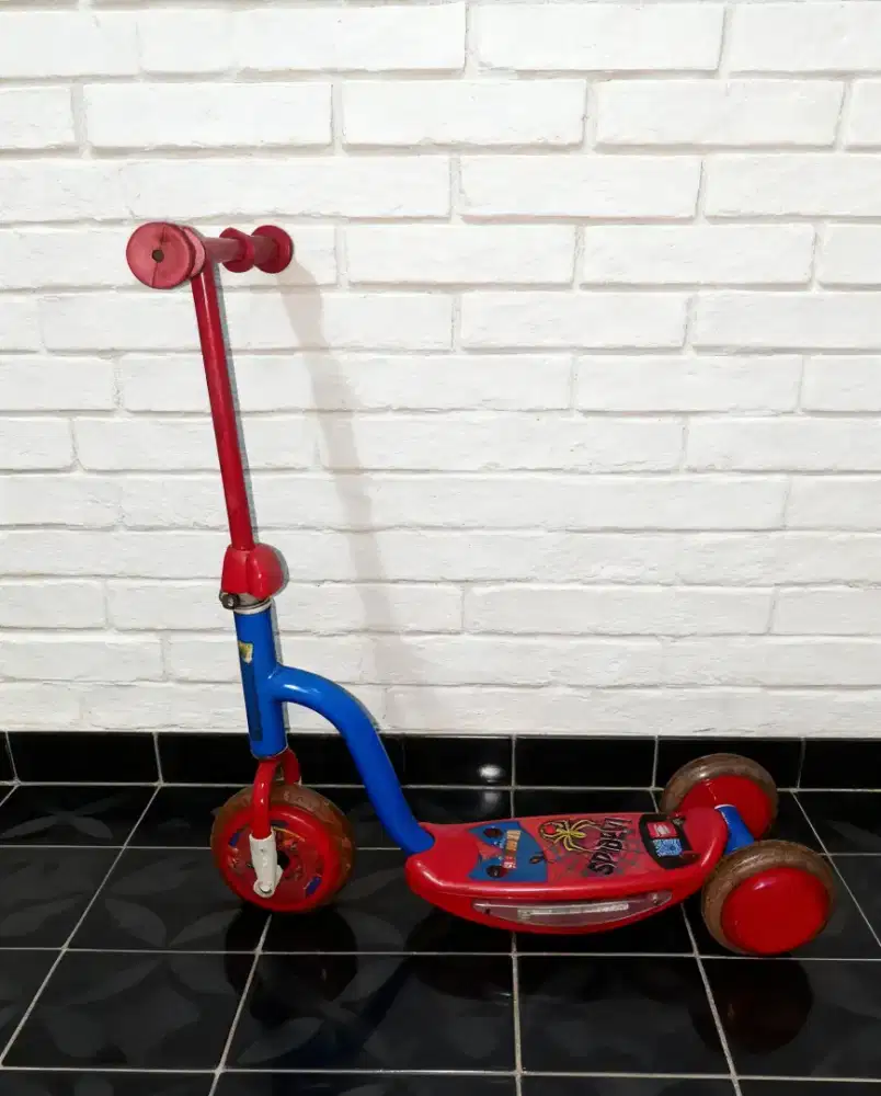 Otoped anak model spiderman