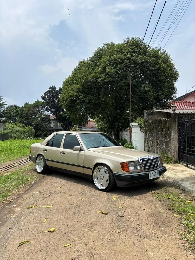 Mercedes-Benz E300 1987 Bensin