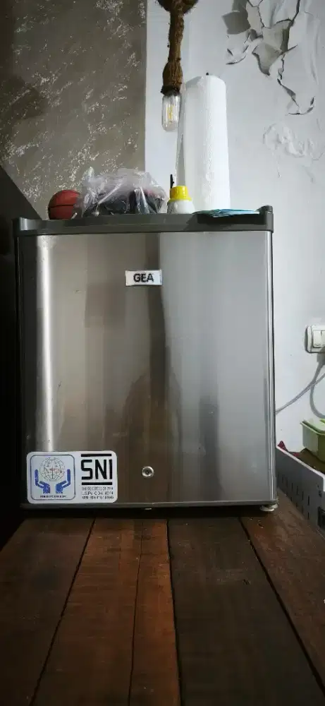 Di Jual Kulkas - Gea