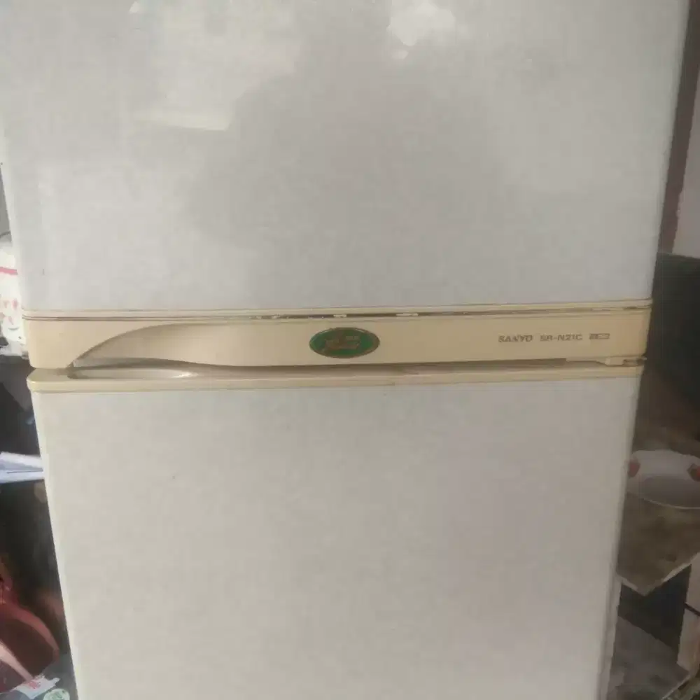 Di Jual kulkas sanyo 2 pintu tinggi