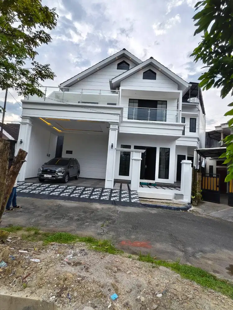 Rumah 5 kamar di seberang patung monyet Balikpapan baru