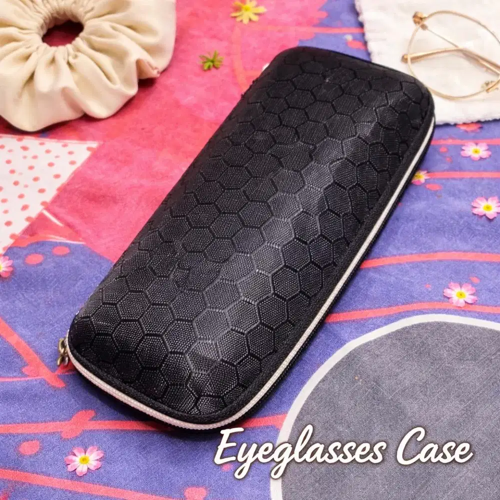 Tempat Kaca Mata Warna Hitam