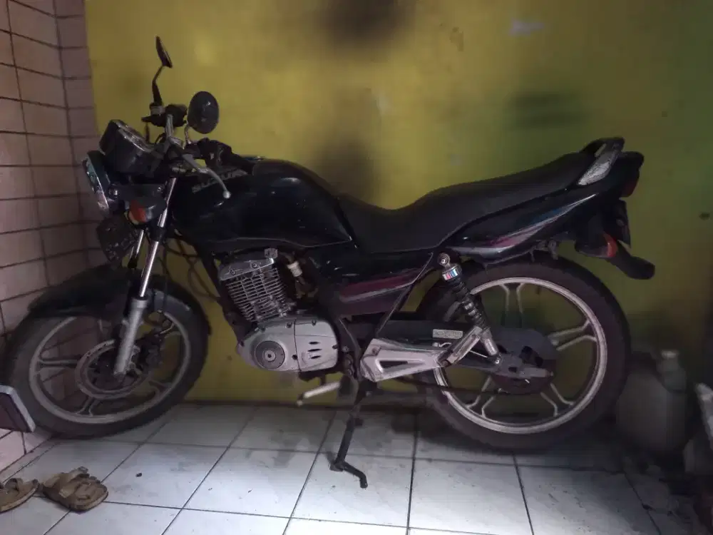 SUZUKI THUNDER 125 CC