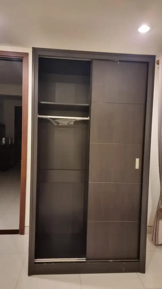 Divan Bed 160x200, lemari baju, meja rias dan 2 nakas