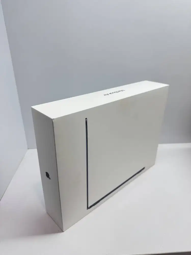 NEW MacBook Air 2022 M2 . 16/256GB