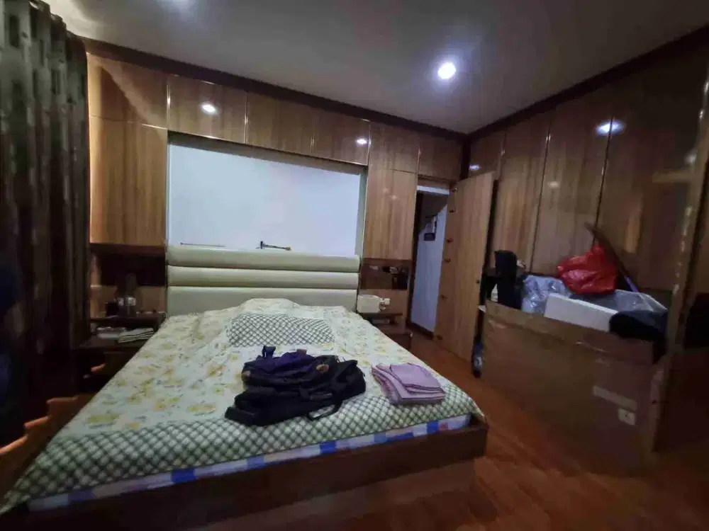 Di jual rumah crown golf pik jakarta utara