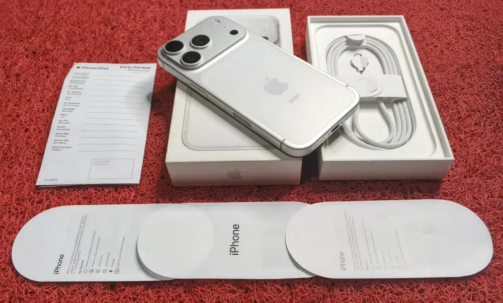 IPhone 17 Pro 256 GB Silver Titanium IBOX ( TT/BT )