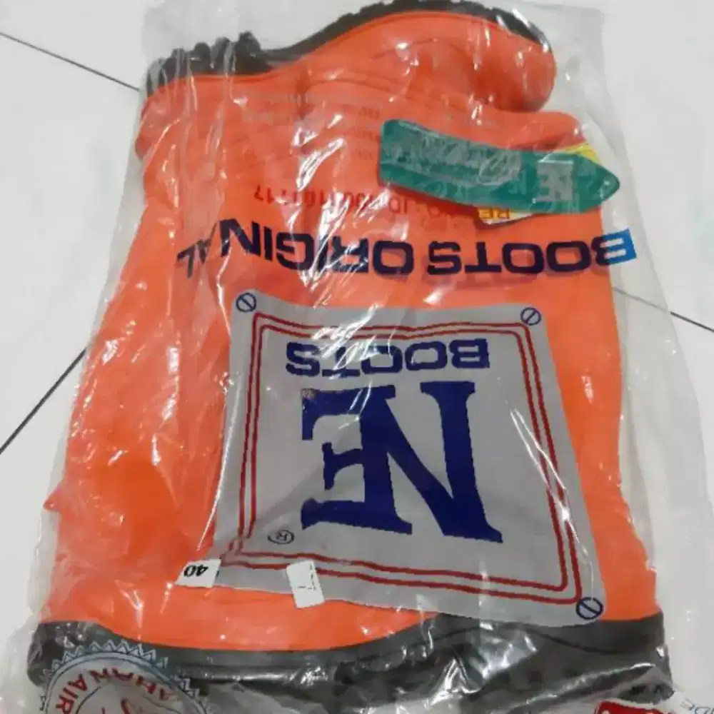 Sepatu boots new era