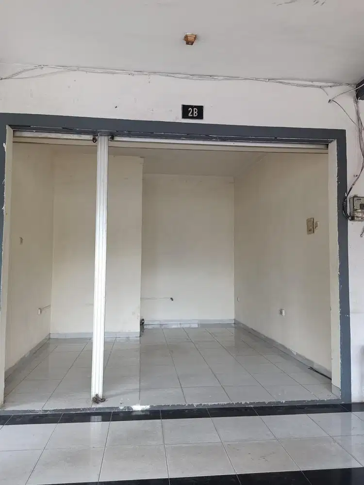 DISEWAKAN KIOS SEBERANG KAMPUS UNAS SEBELAH ALFAMIDI PASAR MINGGU