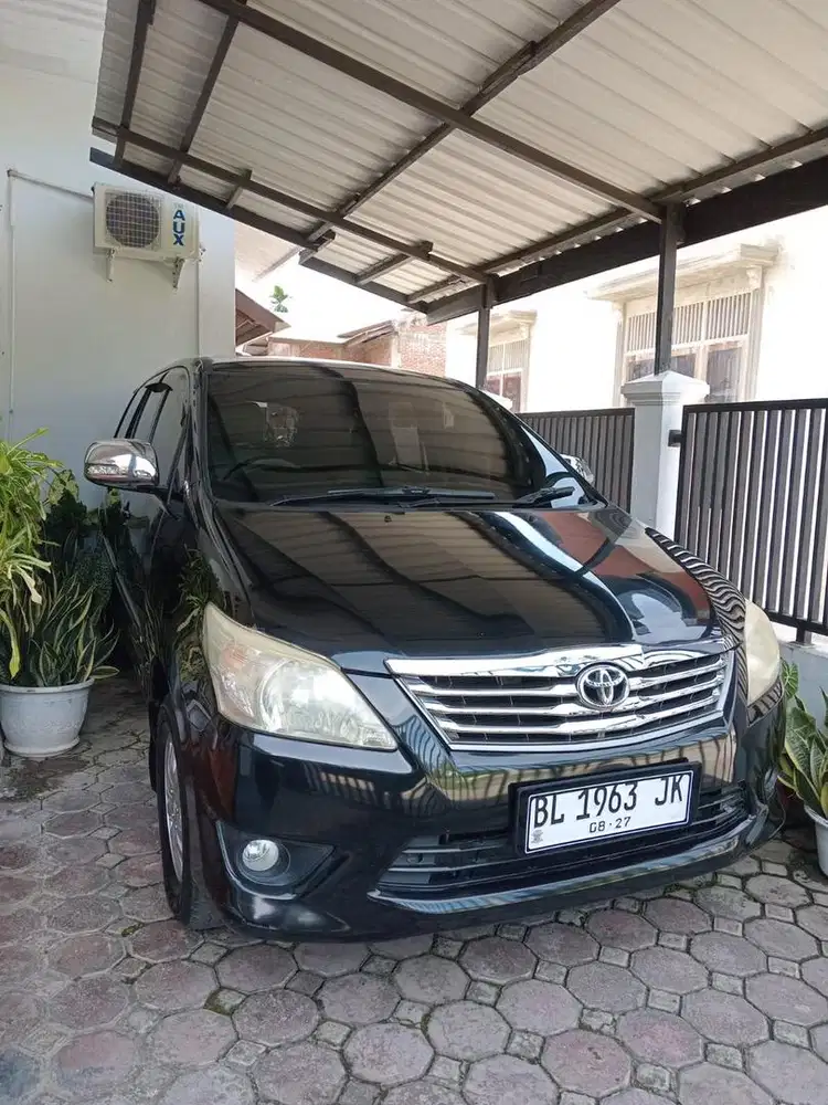 Dijual Cepat Toyota Kijang Innova 2.G Bensin (2012) - KM 15 rb, Manual
