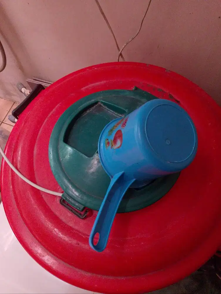 Kontainer Air Isi 10 L merk Lion Star