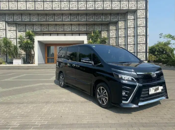Toyota Voxy 2018 Bensin